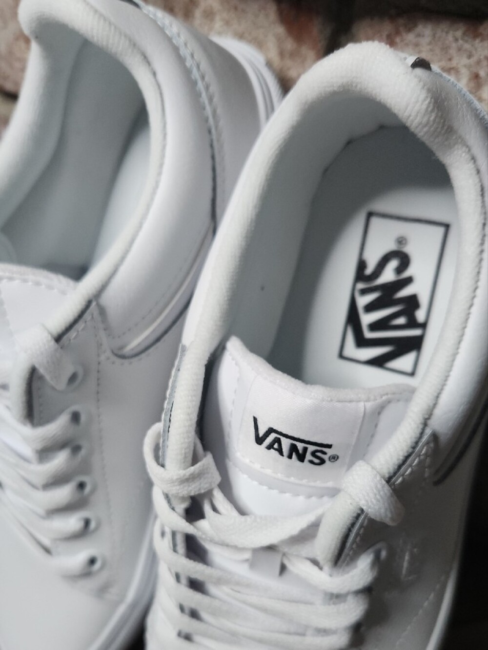 Vans Seldan White Low-Top Leather Sneakers Women's 8 NWOB - Picture 5 of 11